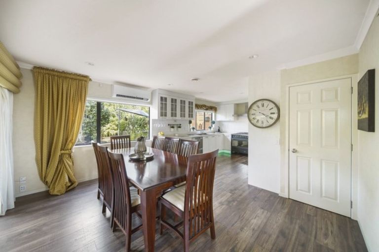 Photo of property in 20 Heyington Way, East Tamaki Heights, Auckland, 2016