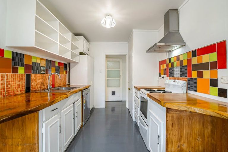 Photo of property in 23 Red Hills Road, Massey, Auckland, 0614