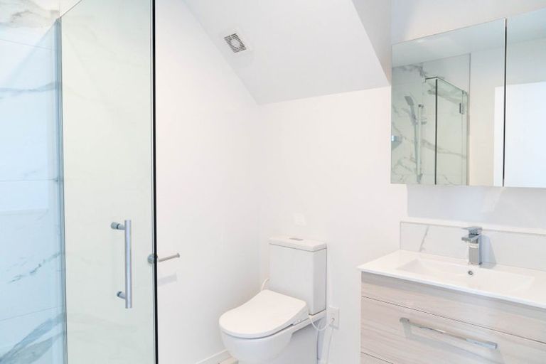 Photo of property in 3/21 Karamu Street, Te Atatu Peninsula, Auckland, 0610