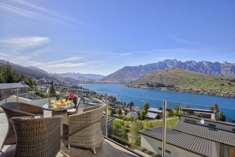 Photo of property in 23 Olivers Place, Queenstown, 9300