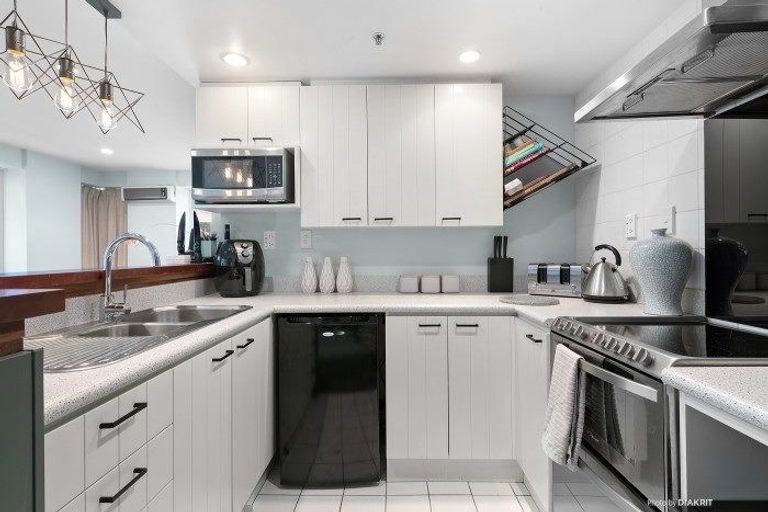 Photo of property in Terrace Heights Apartments, 2g/163 The Terrace, Wellington Central, Wellington, 6011