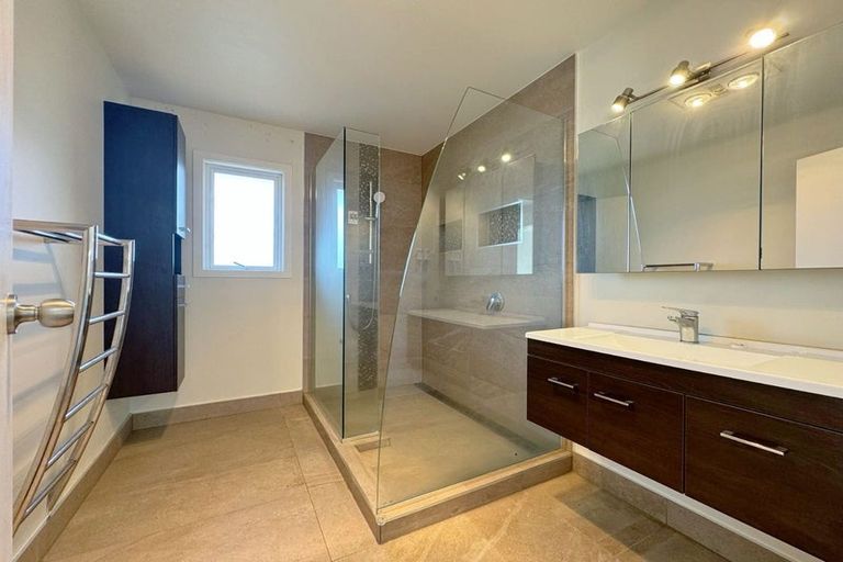 Photo of property in 273 Henderson Valley Road, Henderson, Auckland, 0612