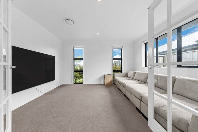 Photo of property in 24 Tauroa Drive, Tuakau, 2121