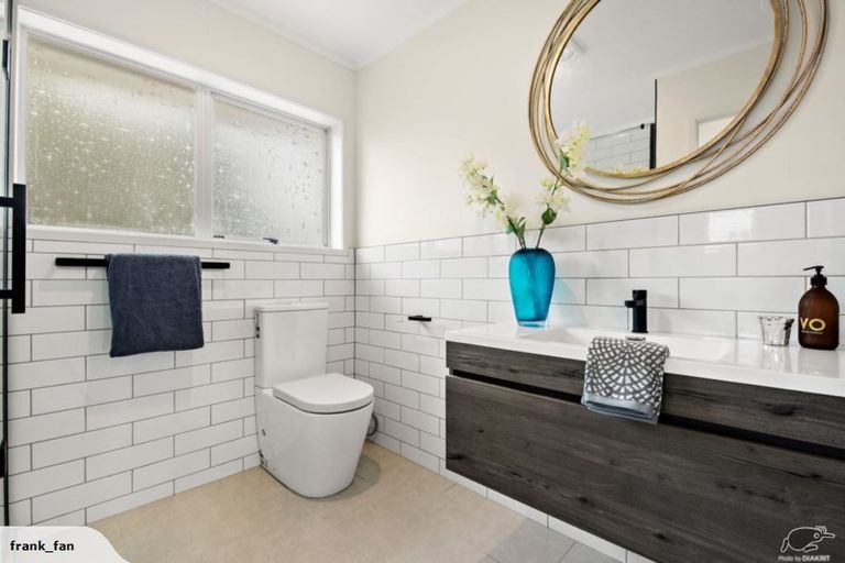 Photo of property in 1/36 Sandiacre Way, Browns Bay, Auckland, 0630