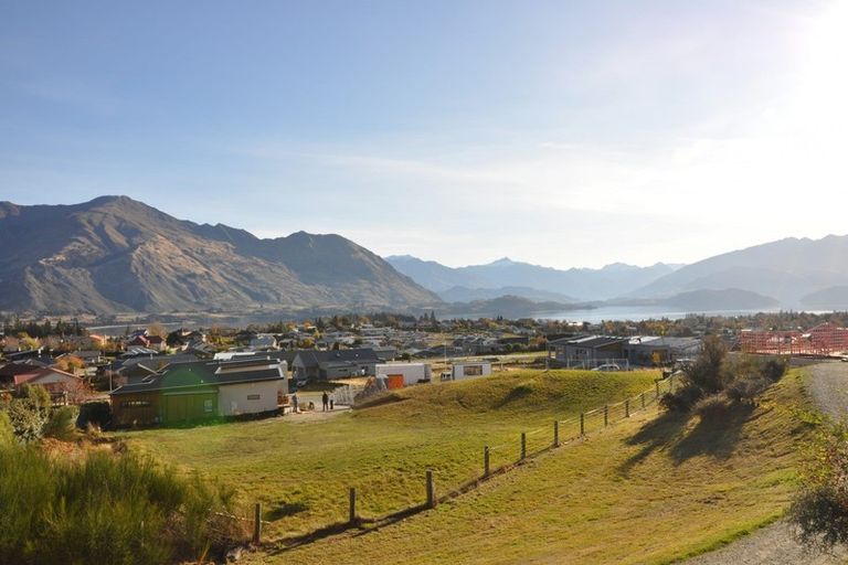 Photo of property in 12 Landsborough Lane, Wanaka, 9305
