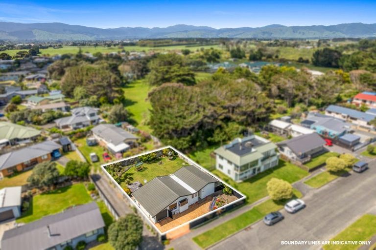 Photo of property in 34 Scott Avenue, Otaki Beach, Otaki, 5512