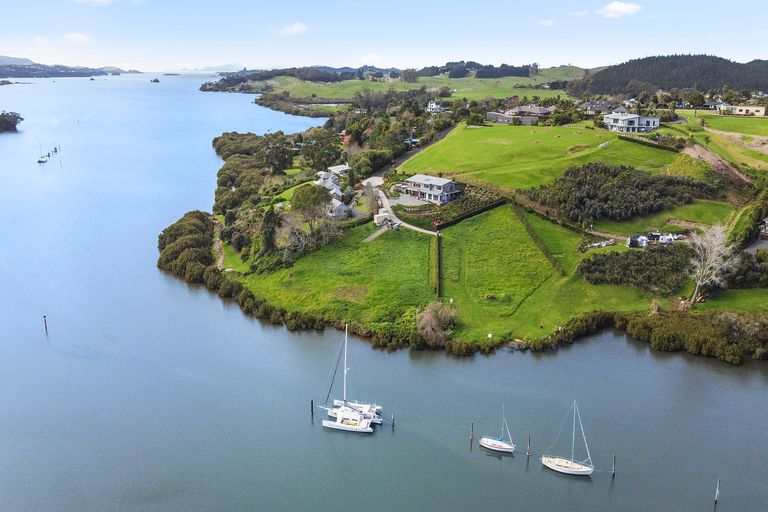 Photo of property in 32 Fuller Terrace, Kerikeri, 0230