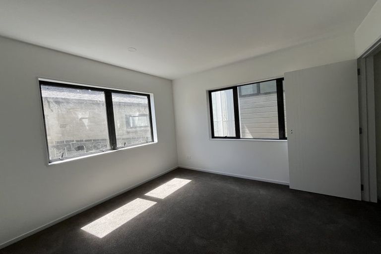 Photo of property in 10a Mantra Road, Massey, Auckland, 0614