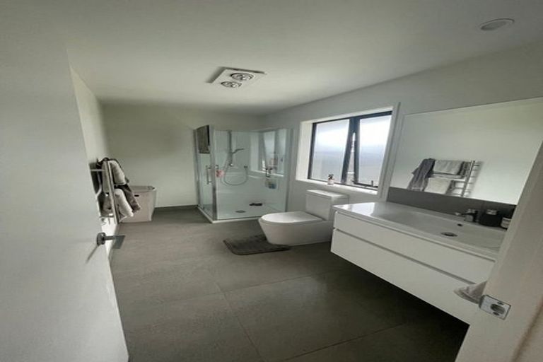 Photo of property in 31 Siren Street, Wainui, 0932