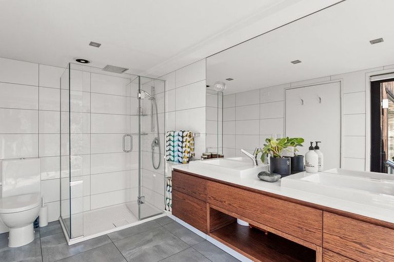 Photo of property in 12 Crow's Nest Road, Arthurs Point, Queenstown, 9371