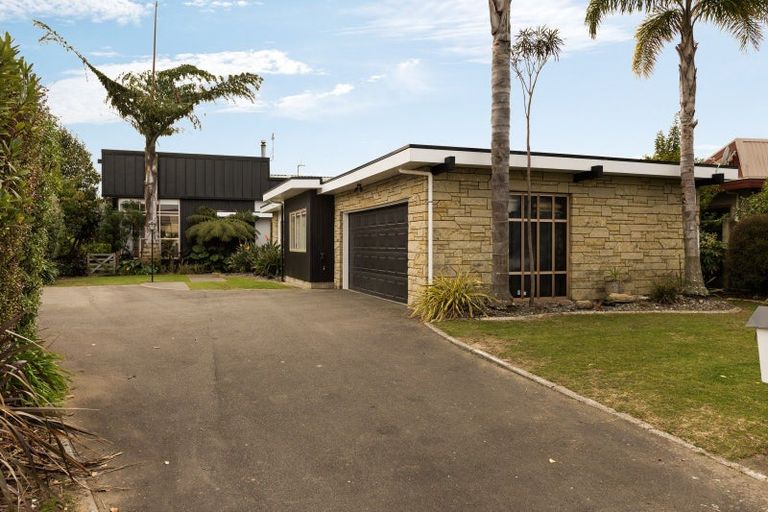 Photo of property in 24 Ngarimu Crescent, Taradale, Napier, 4112