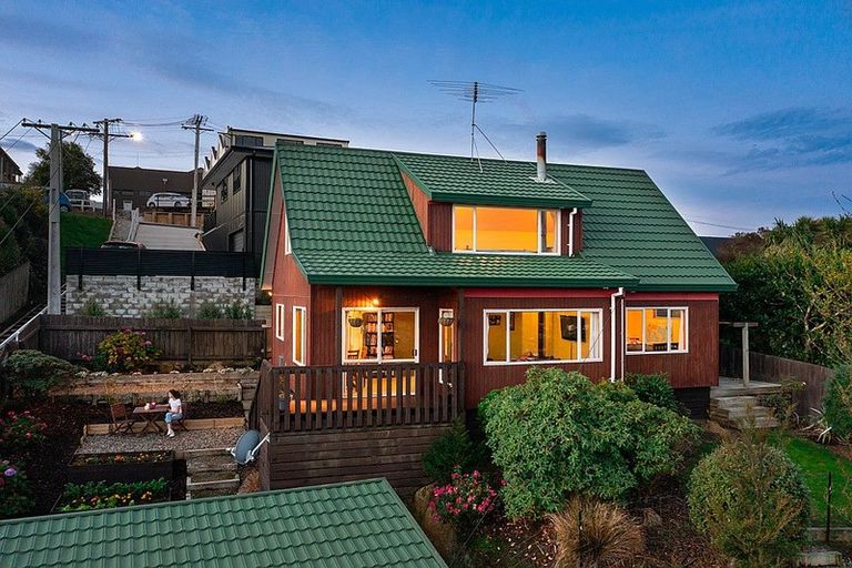 Photo of property in 1 Iona Street, Mornington, Dunedin, 9011