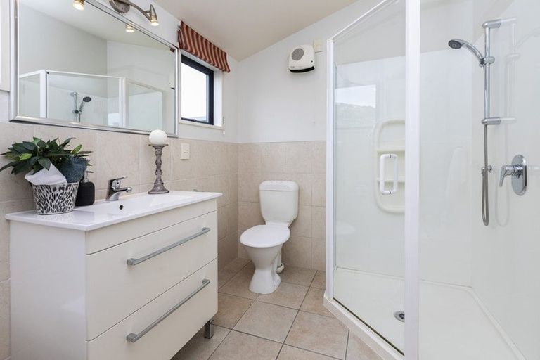 Photo of property in 57 Main Road, Redcliffs, Christchurch, 8081