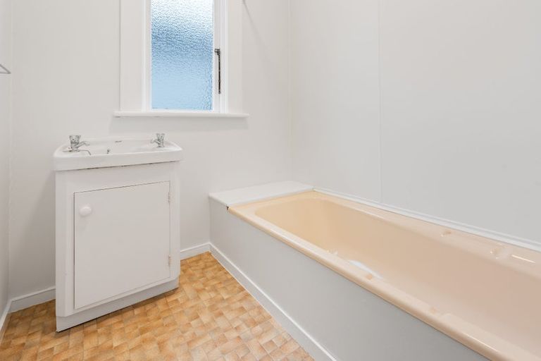 Photo of property in 36a Hargest Crescent, Saint Kilda, Dunedin, 9012