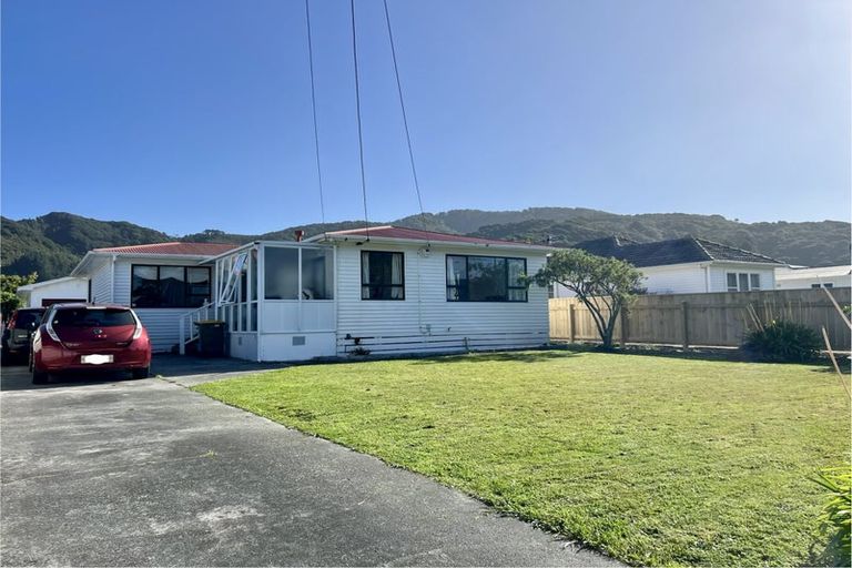 Photo of property in 73 Wainuiomata Road, Wainuiomata, Lower Hutt, 5014