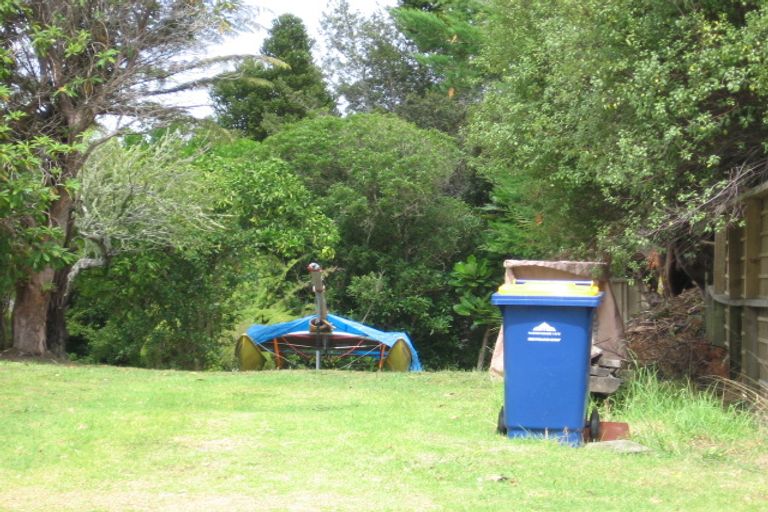 Photo of property in 54 Island Bay Road, Beach Haven, Auckland, 0626