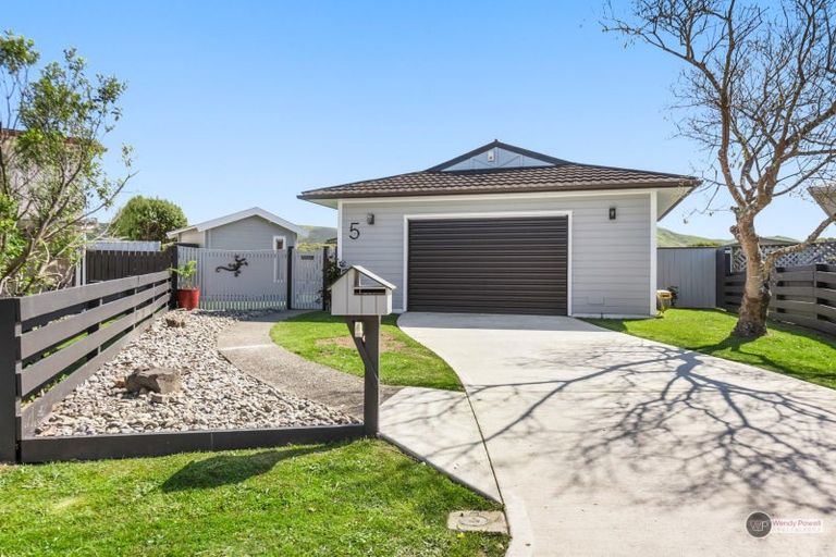 Photo of property in 5 Waiau Close, Kelson, Lower Hutt, 5010