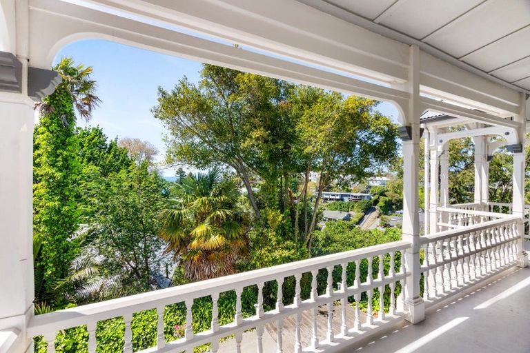 Photo of property in 6 Thompson Road, Bluff Hill, Napier, 4110