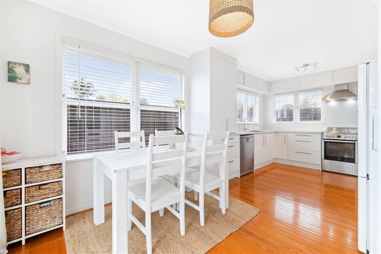 Photo of property in 671 Te Atatu Road, Te Atatu Peninsula, Auckland, 0610
