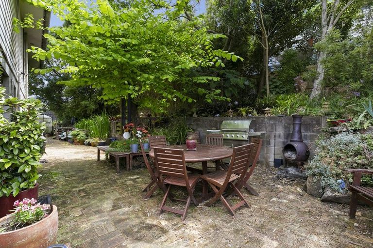 Photo of property in 14 Edgewood Way, Henderson, Auckland, 0612