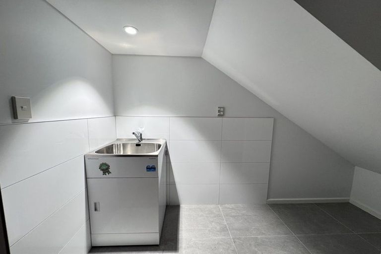 Photo of property in 13 Meritage Lane, Te Atatu South, Auckland, 0610