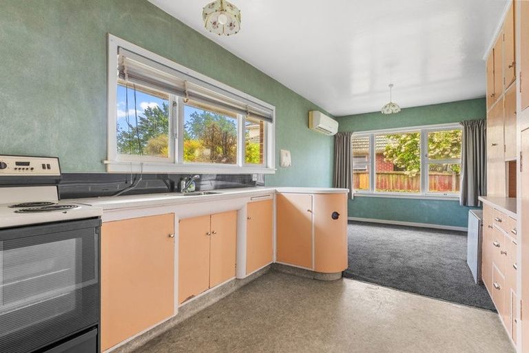 Photo of property in 28 Curletts Road, Sockburn, Christchurch, 8042