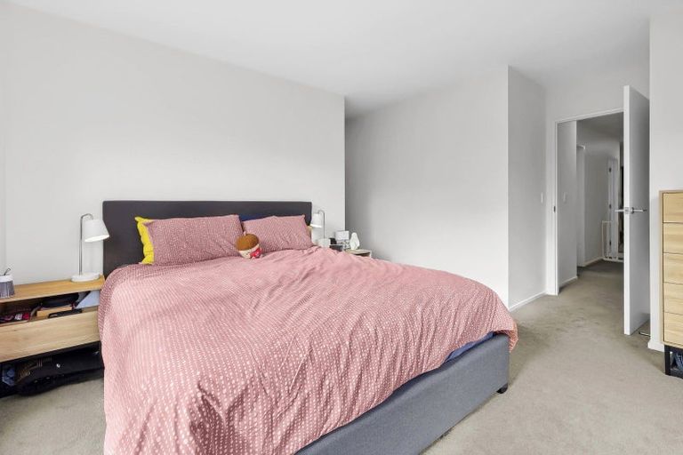 Photo of property in 51 Kirimoko Crescent, Wanaka, 9305