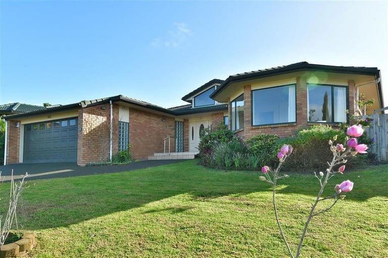 Photo of property in 8 Kath Hopper Drive, Orewa, 0931
