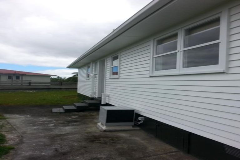 Photo of property in 8 President Avenue, Papakura, 2110
