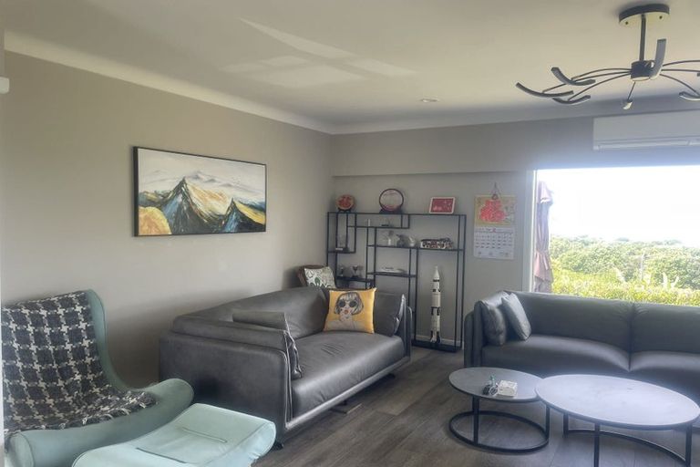 Photo of property in 39 Sylvan Avenue, Northcote, Auckland, 0627