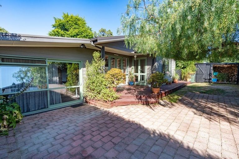 Photo of property in 33 Resthill Crescent, Glenview, Hamilton, 3206