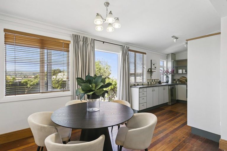 Photo of property in 59 Queens Drive, Lyall Bay, Wellington, 6022