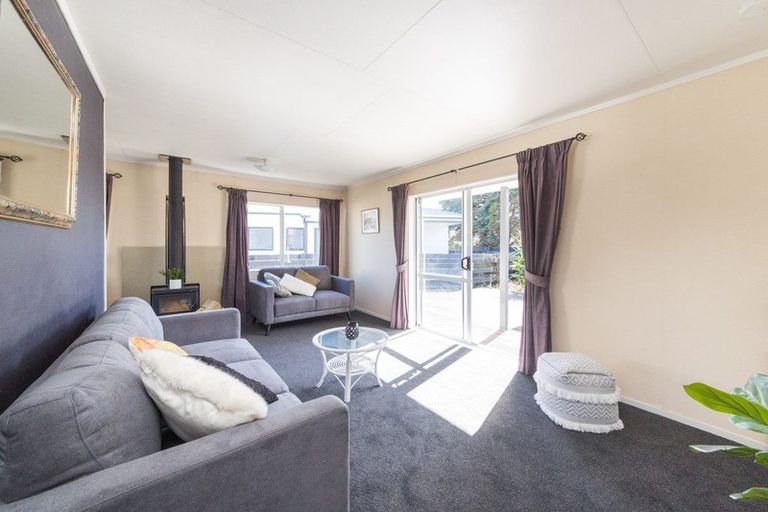 Photo of property in 19b Hilton Grove, Kelvin Grove, Palmerston North, 4414