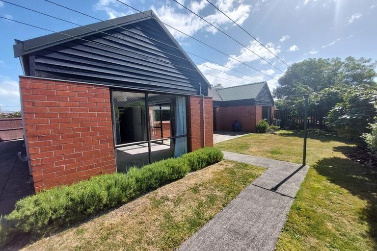 Photo of property in 4 Glenburn Place, Avonhead, Christchurch, 8042