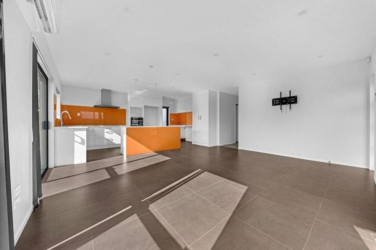 Photo of property in 1/25 Kennington Drive, Clendon Park, Auckland, 2103