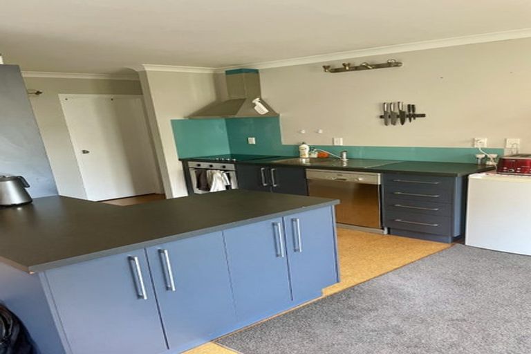 Photo of property in 10 Helen Street, Brooklyn, Wellington, 6021