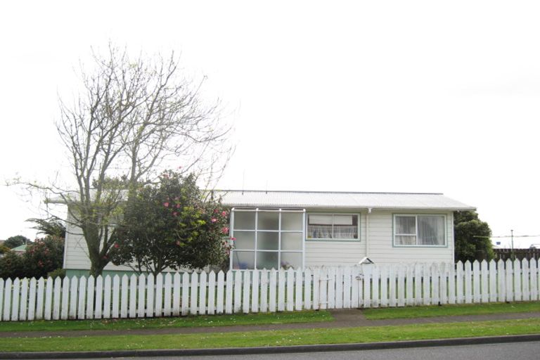 Photo of property in 3 Villa Place, Bell Block, New Plymouth, 4312