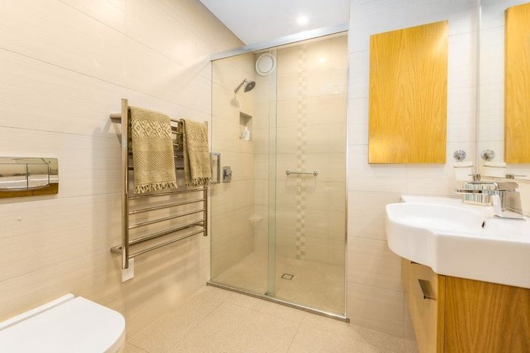 Photo of property in 2/227 The Terrace, Wellington Central, Wellington, 6011