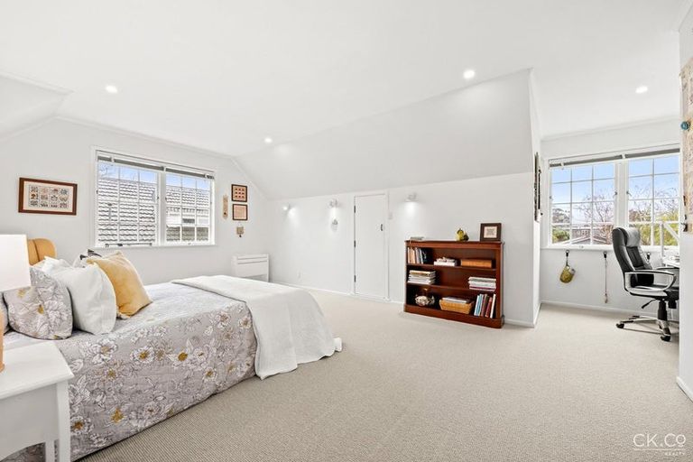 Photo of property in 17 Chilton Grove, Hutt Central, Lower Hutt, 5010