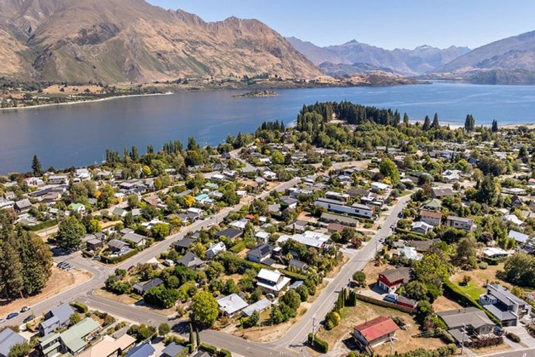 Photo of property in 6 Matai Road, Wanaka, 9305