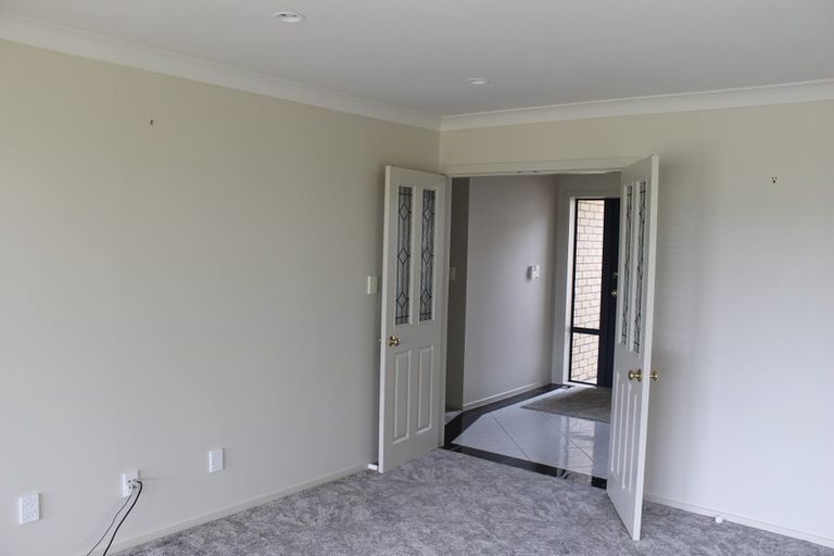 Photo of property in 55 Erlestoke Crescent, Churton Park, Wellington, 6037