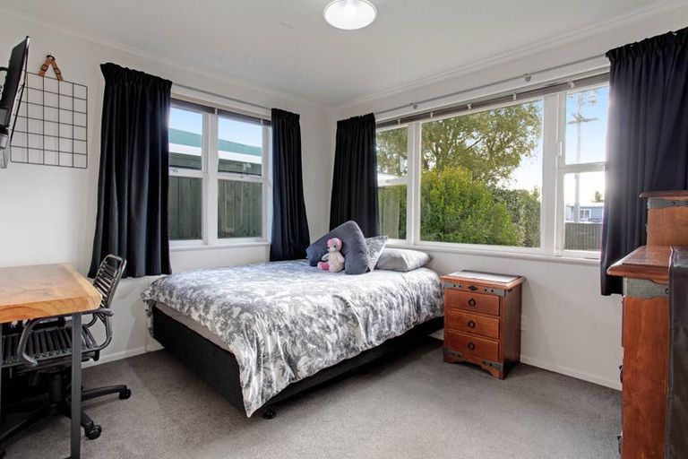 Photo of property in 84 Matipo Road, Te Atatu Peninsula, Auckland, 0610
