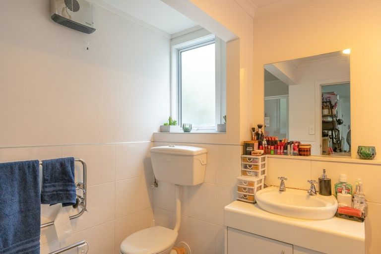 Photo of property in 2/121 Hataitai Road, Hataitai, Wellington, 6021