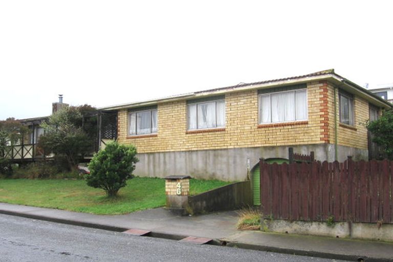 Photo of property in 46 Fitzpatrick Street, Newlands, Wellington, 6037