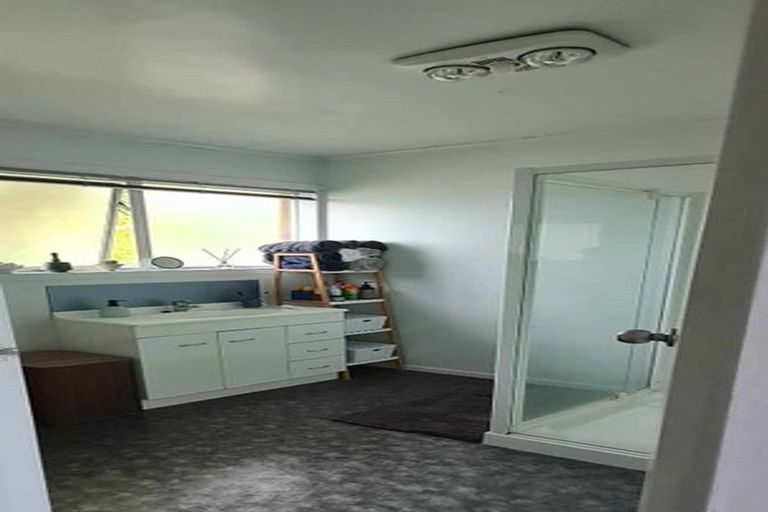 Photo of property in 2/108 Canongate Street, Birkdale, Auckland, 0626