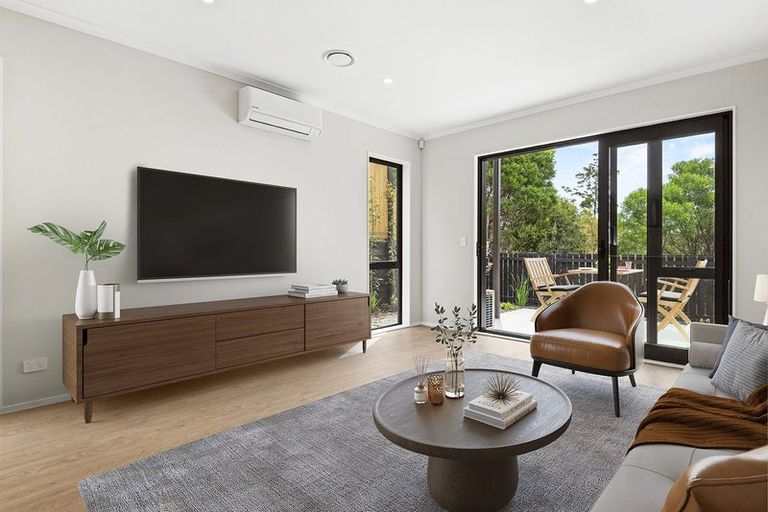 Photo of property in 1/3 Parapara Place, Albany, 0632