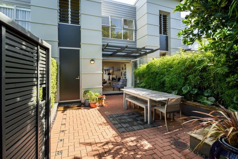 Photo of property in Habitat Apartments, 6/31 Byron Avenue, Takapuna, Auckland, 0622