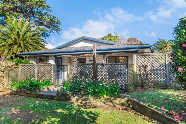 Photo of property in 7 Observatory Close, Whitby, Porirua, 5024