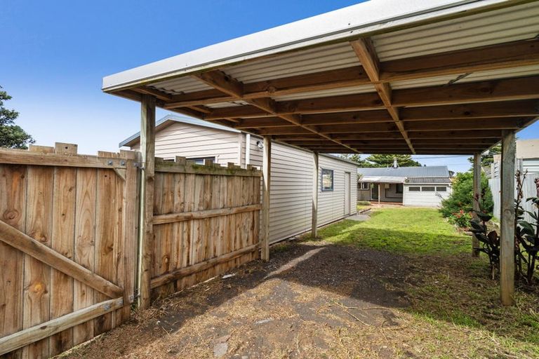Photo of property in 5 Seafront Road, Castlecliff, Whanganui, 4501