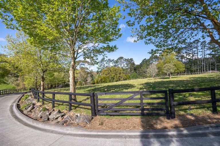 Photo of property in 70 Pomona Road, Kumeu, 0891
